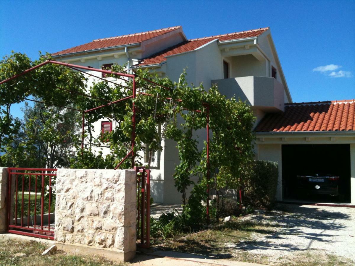 Apartments Villa Aurora Ražanac エクステリア 写真