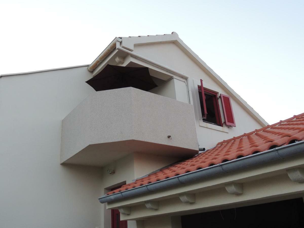 Apartments Villa Aurora Ražanac エクステリア 写真