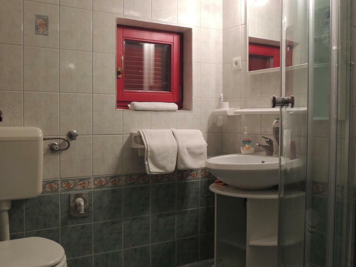 Apartments Villa Aurora Ražanac エクステリア 写真